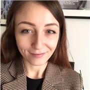 Laureata a pieni voti in lingue con anni di esperienza nell'insegnamento, offro lezioni di lingua italiana per stranieri